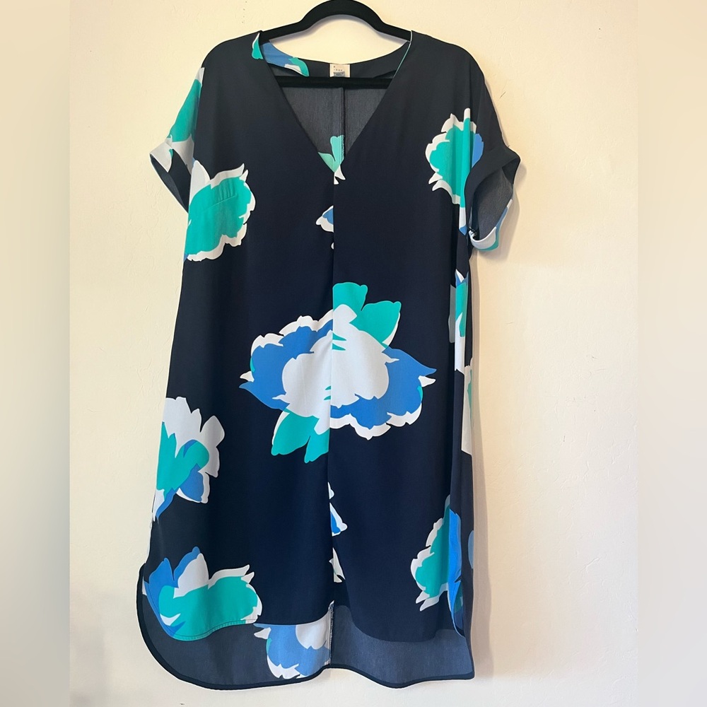 a new day Black Floral V-Neck Tunic